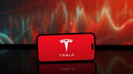 Elon Musk odkládá akci Tesla Robotaxi na říjen: Prý kvůli strategickým změnám