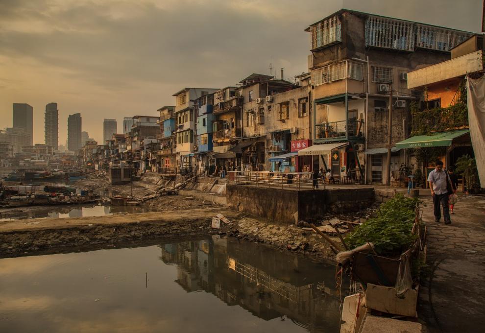 Chudý slum - Cestovinky.cz